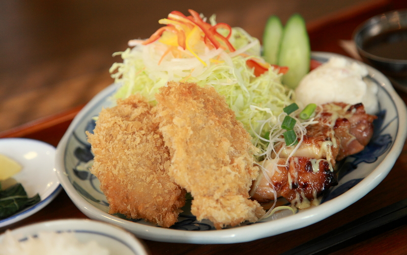 ひれかつモッツァレラと照り焼きチキン